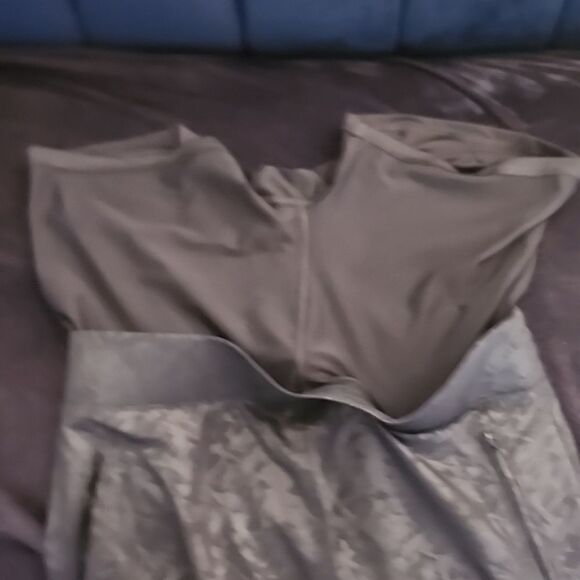 Orvis Embossed travel Skort in blue Shattered print size small - Picture 10 of 14